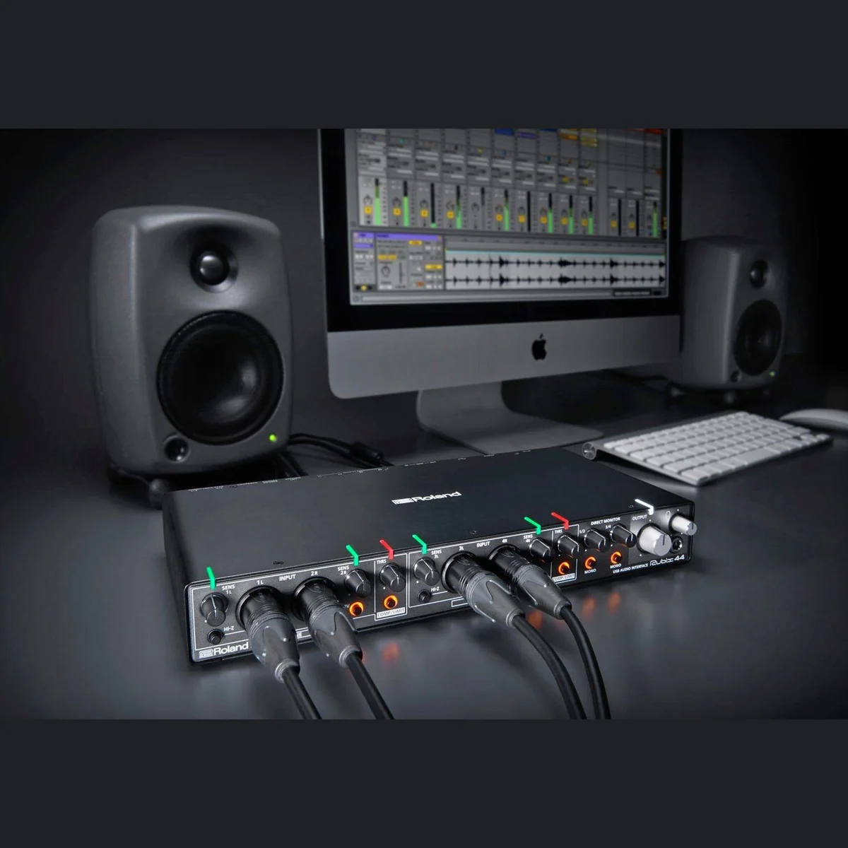 Roland Rubix44 USB Audio-Interface, 4 Eingänge, geräuscharme Mikrofonvorverstärker, Hardware-Kompressor 4