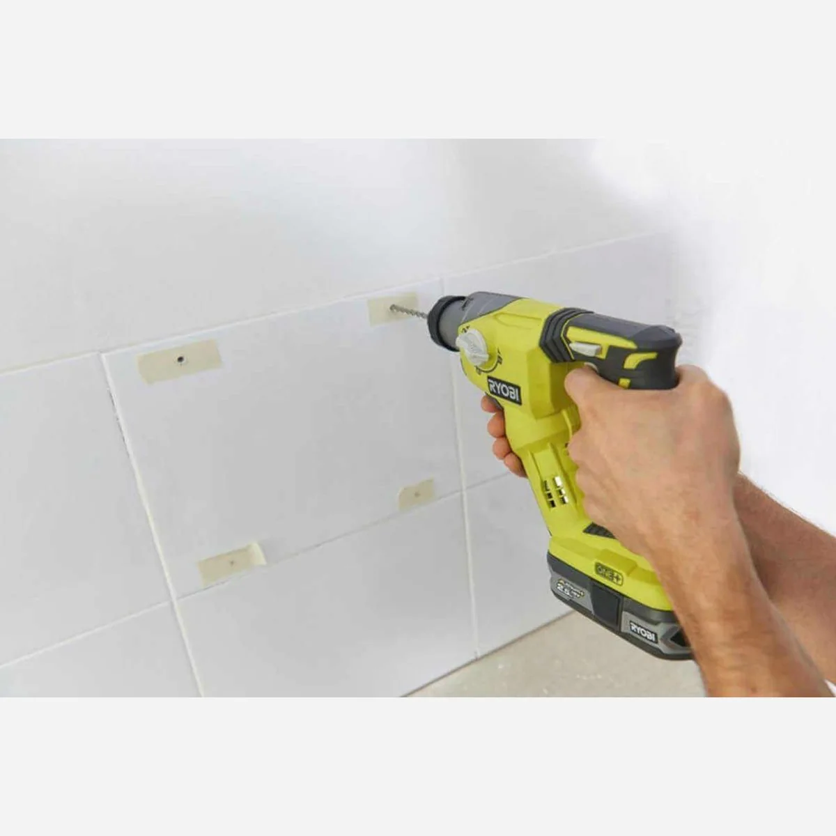 RYOBI Akku-Kombihammer 18 V, vielseitig einsetzbar für Bohren, Hammerbohren und Meißelarbeiten 2