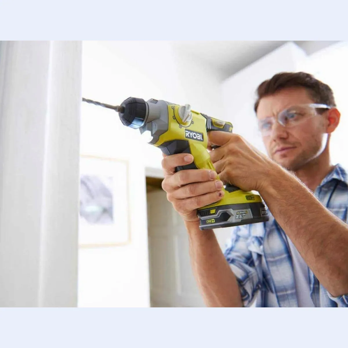 RYOBI Akku-Kombihammer 18 V, vielseitig einsetzbar für Bohren, Hammerbohren und Meißelarbeiten 3