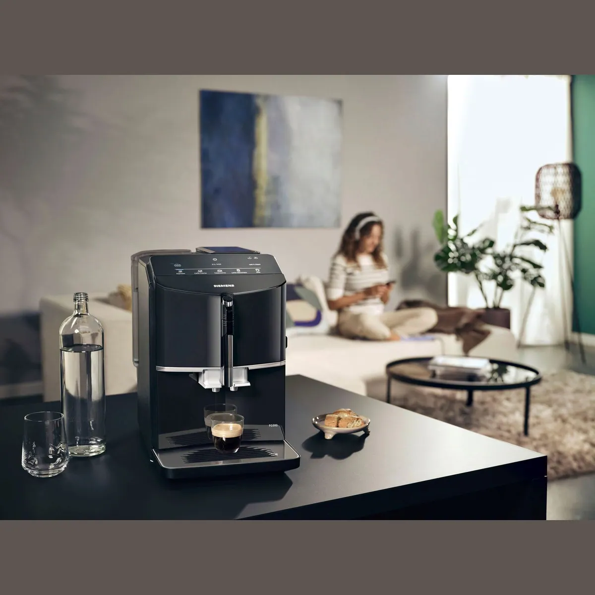 SIEMENS EQ300 TF301E19 Kaffeevollautomat, OneTouch-Funktion, Keramikmahlwerk, Milchaufschäumer 5