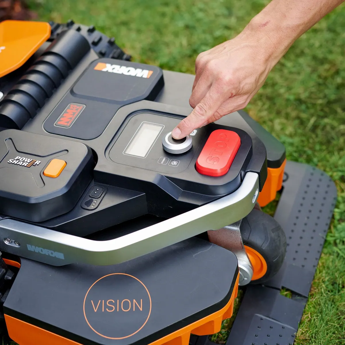 Worx Landroid Vision L1300, intelligenter Mähroboter ohne Begrenzungskabel — bis 1300 m², HD-Kamera, Hindernisvermeidung 4